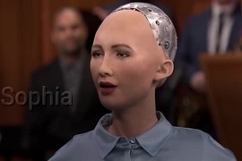 Video: Robot Sophia tuyên bố 'sẽ hủy diệt loài người', diễn tả thuần thục 62 biểu cảm