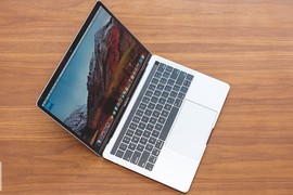 Việt Nam cấm khách mang Macbook Pro 15 inch lên máy bay