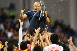 Shark Liên mời 2 tuyển bóng đá Việt Nam vô địch SEA Games du lịch Nam Phi