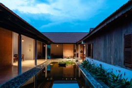 Ngắm nhà 3 gian hàng nghìn m2 ngỡ như resort cao cấp ở Tây Ninh trên báo ngoại