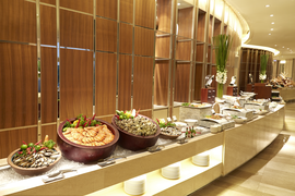 Sự thật sốc lý giải khách ăn buffet “thả ga” nhà hàng vẫn hốt bạc