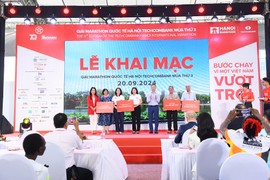 Hà Nội Marathon Techcombank 2024 ủng hộ đồng bào bão lũ 3 tỷ