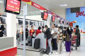 Khách hàng bức xúc với quy định “lạ” của VietJetAir