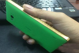 Lumia 930 mạ vàng cực chất... giá trên trời ở VN