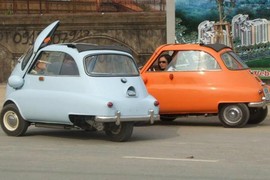 Cặp đôi "bong bóng" BMW Isetta độc nhất Việt Nam