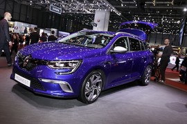 Hatchback “siêu tiện dụng” Renault Megane Sport Tourer