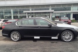 Xe sang BMW 750Li 2016 giá 6,4 tỷ đầu tiên tại VN