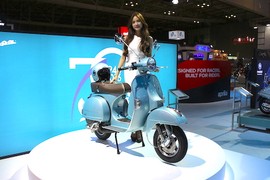 Piaggio Vespa PX phiên bản đặc biệt 70 năm tại VN