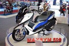 Có gì trên siêu xe tay ga Maxsym 500 của SYM tại VN