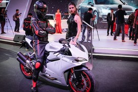 Ngắm dàn môtô “khủng” mới nhất của Ducati tại Việt Nam 