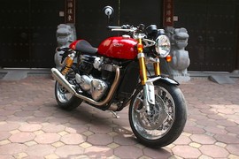 Cận cảnh Triumph Thruxton R 2016 giá 665 triệu tại Hà Nội