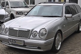 “Soi” Mercedes E55 AMG giá 2,95 tỷ của Michael Schumacher