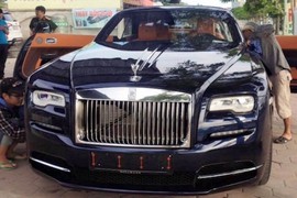 Soi “quà biếu” Rolls-Royce Dawn trị giá gần 30 tỷ tại VN