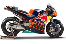 KTM sẵn sàng “chiến” tại MotoGP 2017 với xe đua RC16