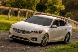 Kia Cadenza thế hệ mới có gì để “đấu” Toyota Camry?