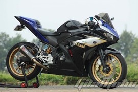 Yamaha R25 độ “full bài” chạy trường đua tại Indonesia