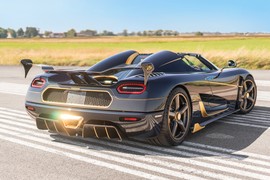 “Lóa mắt” trước siêu xe hàng thửa, dát vàng Koenigsegg 