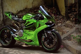 Ducati 899 Panigale phối màu crom siêu chất tại Sài Gòn