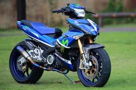 Yamaha Exciter 150 độ “dàn chân” siêu môtô Aprilia RSV4