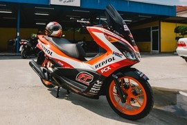 Honda PCX150 “siêu thể thao” phong cách Repsol