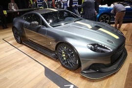 Aston Martin gây “choáng” với siêu xe đua Vantage AMR Pro