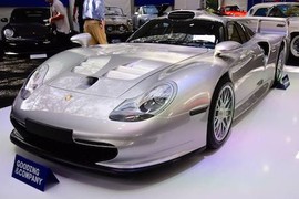 Siêu xe Porsche 911 GT1 “siêu độc” chốt giá 129 tỷ