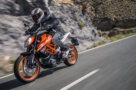 KTM Duke 390 2017 "chốt giá" 190 triệu tại Việt Nam