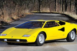 Siêu xe Lamborghini Countach gần 50 tuổi vẫn mới cứng