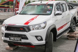 Toyota Hilux “độc” hơn với phụ kiện chính hãng TRD