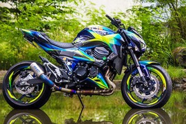 Môtô Kawasaki Z800 “thay áo” màu mè của biker Đà Lạt