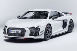 Audi R8 “nâng đời” siêu xe đua với gói độ chính hãng