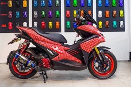 Yamaha NVX khoác áo Louis Vuitton "đỏ choé" tại Sài Gòn 