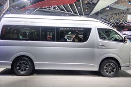 Chi tiết xe khách “sang chảnh” Toyota Hiace Luxury