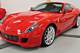 Siêu xe Ferrari 599 GTB số sàn “thét giá” 15 tỷ đồng