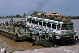 Kho ảnh khổng lồ về VN 1991-1993: Khám phá Hải Phòng