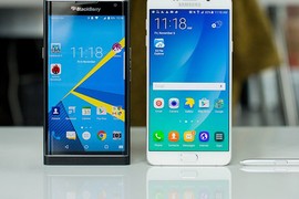  Xem điện thoại BlackBerry Priv đọ dáng với Galaxy Note 5