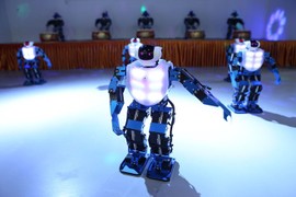 Ghé thăm quán cà phê robot siêu độc ở Trung Quốc