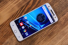 Trên tay điện thoại Moto Z - smartphone cao cấp mỏng nhất thế giới 