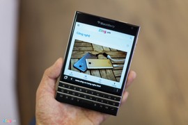 Đập hộp BlackBerry Passport “đại hạ giá” vừa về Việt Nam