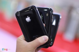 Hàng loạt iPhone 3GS mới tinh về Việt Nam, giá cực “bèo“