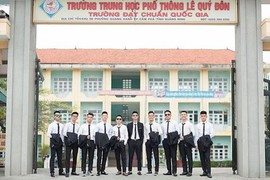 Thợ ảnh bức xúc bị cả lớp chê ảnh kỷ yếu xấu, đòi tiền