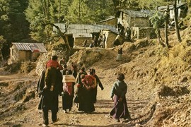 Tò mò cuộc sống huyền bí trên dãy Himalaya thập niên 1970