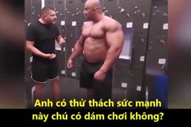 Video: Lực sĩ cũng bó tay với thử thách bóc miếng dán sau lưng