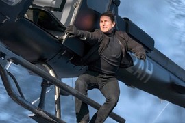 Cảnh nhảy vực đe dọa tính mạng của Tom Cruise