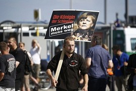 Người Đức xuống đường đòi Thủ tướng Merkel từ chức