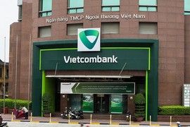 Vietcombank báo lãi 6 tháng suy giảm, nợ xấu tăng