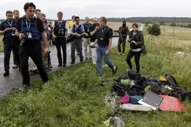 “Ông Putin hứa giúp lấy lại thi thể và hộp đen MH17“