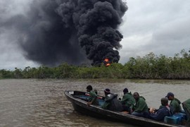 Cuộc truy lùng những tên trộm dầu ở Nigeria