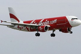 Có đám cháy ở khu vực tìm kiếm máy bay Air Asia