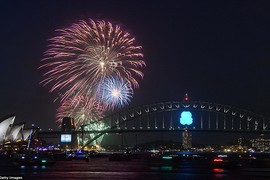 Pháo hoa năm mới 2015 đã tưng bừng ở Fiji, New Zealand, Australia 